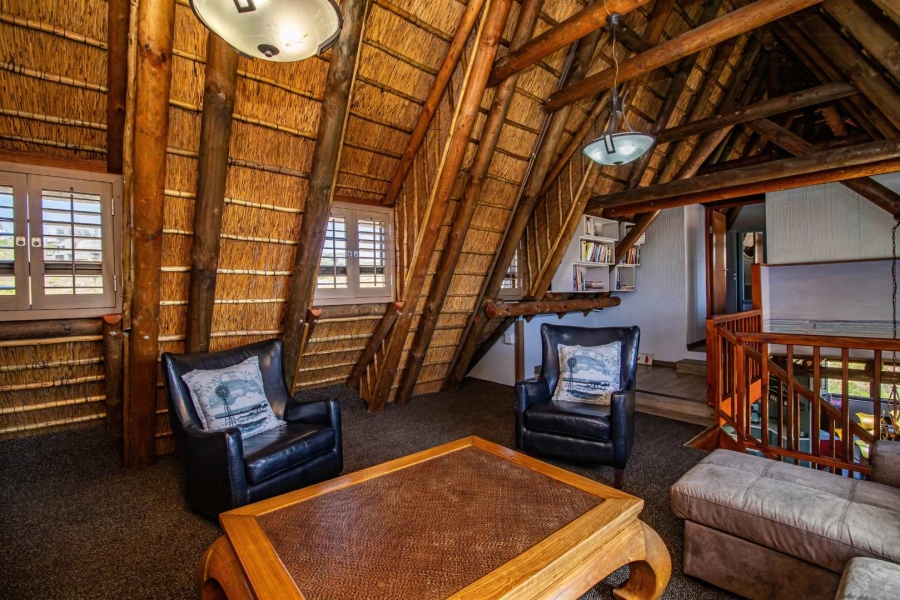 5 Bedroom Property for Sale in Stilbaai Wes Western Cape